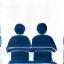 Icono de dos personas en una mesa discutiendo, representando consultoría estratégica.